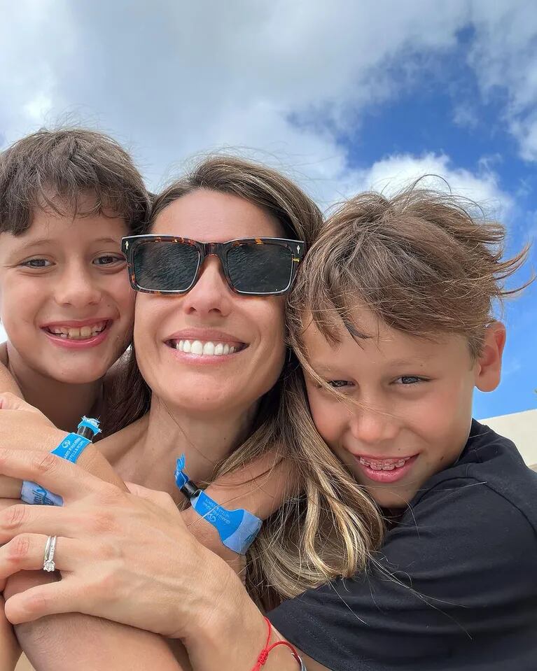 Pampita disfruta de las vacaciones con sus hijos en Cancún a días de cumplir 46 años