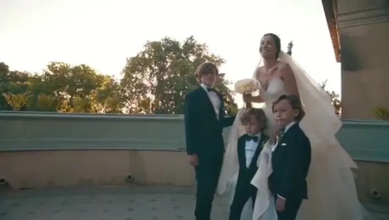 Pampita compartió las mejores imágenes de su gran boda con Roberto García Moritán
