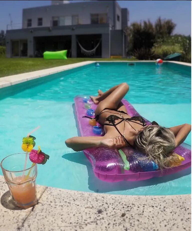 Noelia Marzol festejó su cumpleaños con una pool party: chapuzones, sol y lomazos