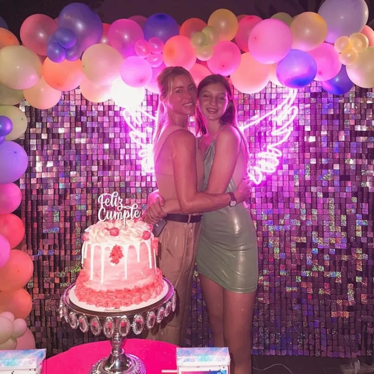 Nicole Neumann celebró los 12 años de su hija Allegra con una fiesta de neón: "Mi mejor regalo"