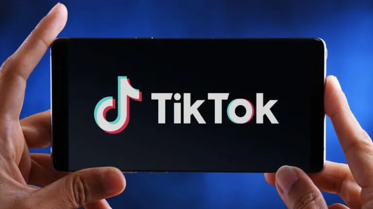 TikTok propone a los usuarios la publicación de vídeos en formato horizontal y de larga duración