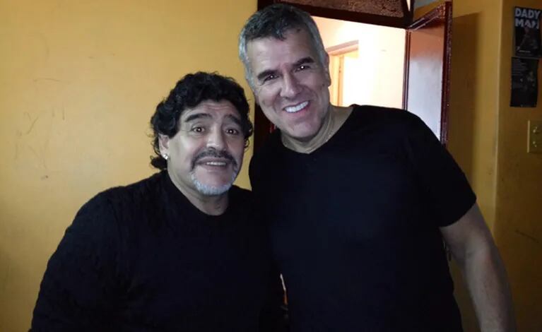 Diego Maradona se divirtió con el unipersonal de Dady Brieva. (Foto: Twitter)