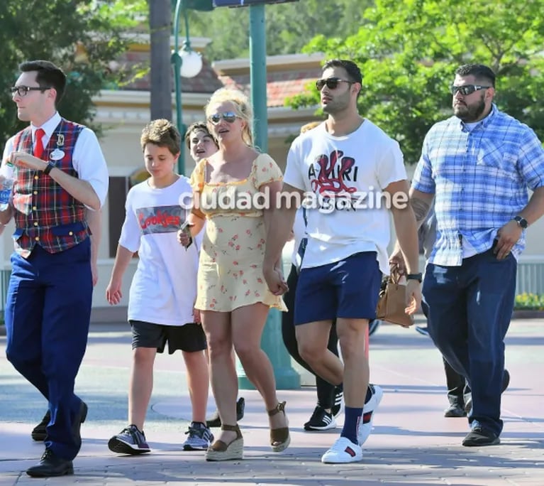 Britney Spears disfrutó de un fin de semana mágico en Disney con sus hijos y su novio