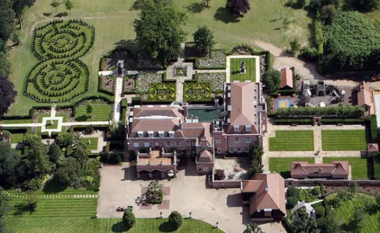 David y Victoria Beckham malvenden su “palacio” por 14 millones de euros. (Foto: Web)