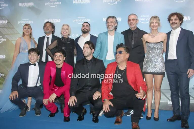 Las fotos del estreno de la serie de Diego Maradona: el elenco de Sueño Bendito a puro glamour en la cancha de Argentinos Juniors