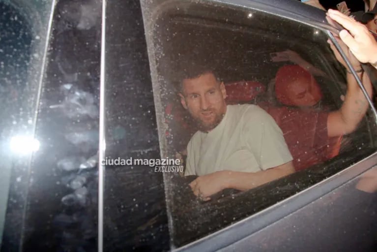Lionel Messi fue a comer a una parrilla de Palermo y revolucionó todo: las fotos de su multitudinaria salida