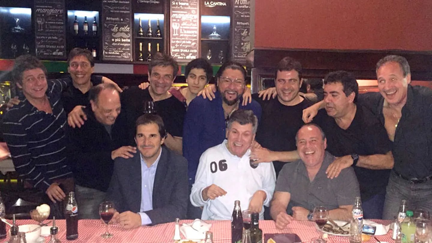 La divertida cena de Carlín Calvo con colegas y su hijo Facundo (Foto: prensa)