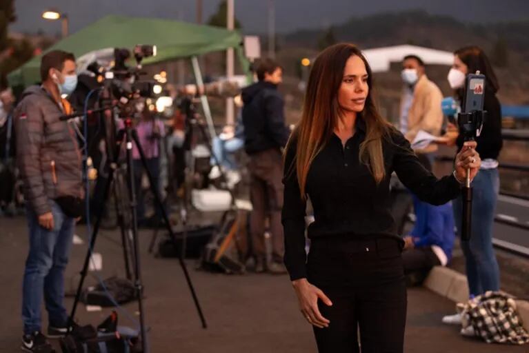 Melisa Zurita, la periodista argentina que cubre la tragedia del volcán español: "No fui muy consciente del riesgo que tomé; tuve miedo"