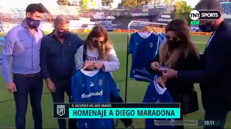 Dalma y Gianinna Maradona, presentes en el emotivo homenaje a Diego en La Plata: "Desde el Bosque a la eternidad"