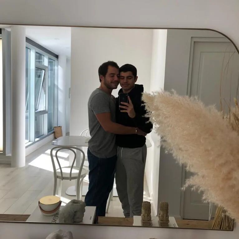 Fernando Dente presentó a su novio con una romántica selfie en el Día Internacional del Orgullo LGBT+