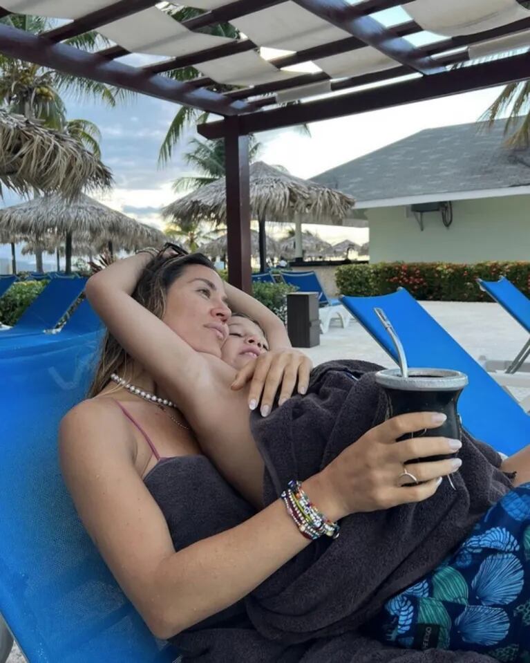Jimena Barón viajó a Jamaica con su novio y le dedicó este apasionado posteo: "Amor del bueno"
