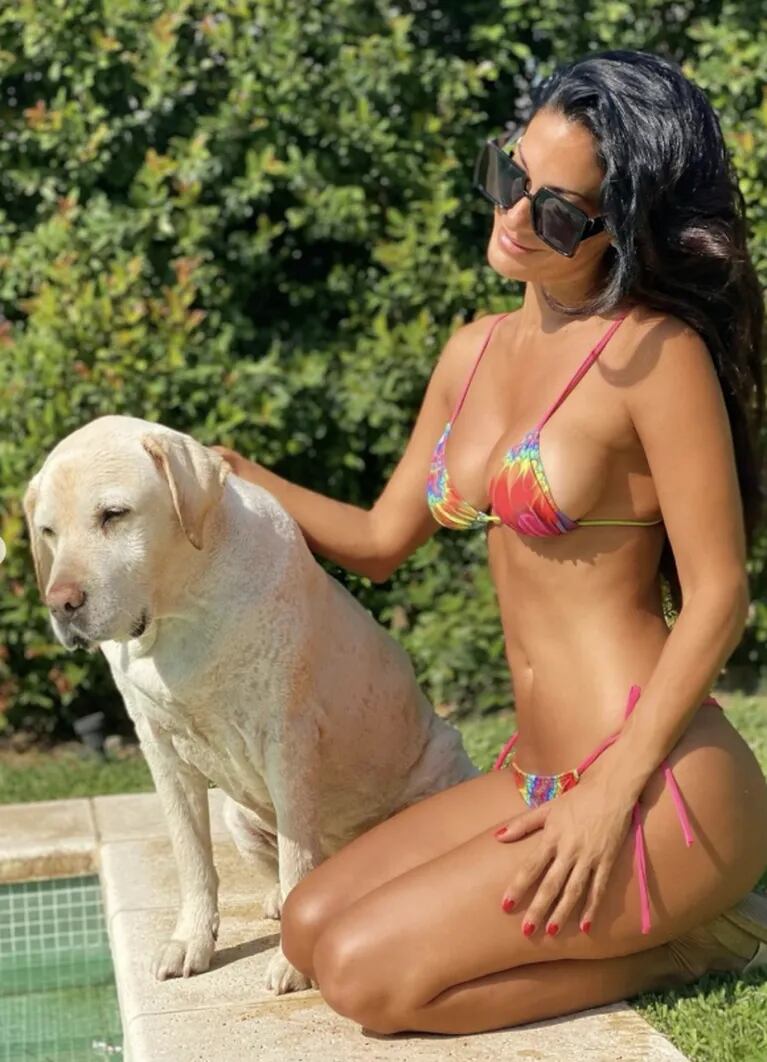 Silvina Escudero compartió fotos muy mimosa con su novio Federico en la piscina