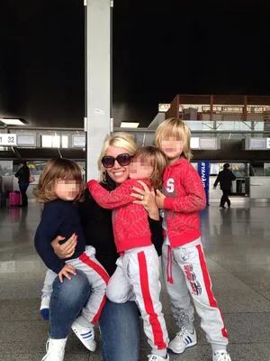 Wanda Nara y la postal de la felicidad junto a sus niños (Foto: Twitter). 