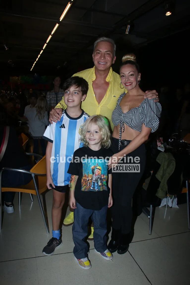 Gisela Bernal con su hijo Ian en el cumpleaños de Dionisio, el hijo de Flavio Mendoza (Fotos: Movilpress).