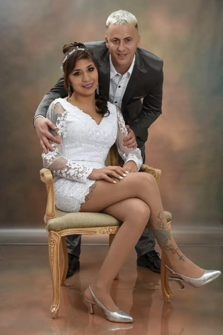 El casamiento secreto de Rocío Quiroz y Eduardo Etchepare por dentro: las fotos de su emotivo paso por el Registro Civil