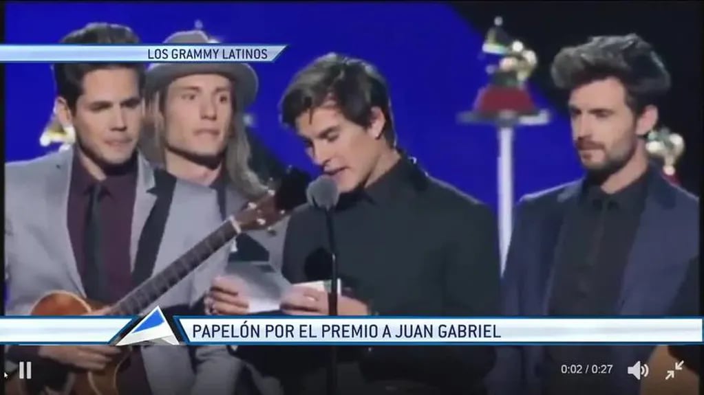 Tremendo error en la entrega de los Latin Grammys: Anunciaron un premio para Juan Gabriel como si estuviera vivo