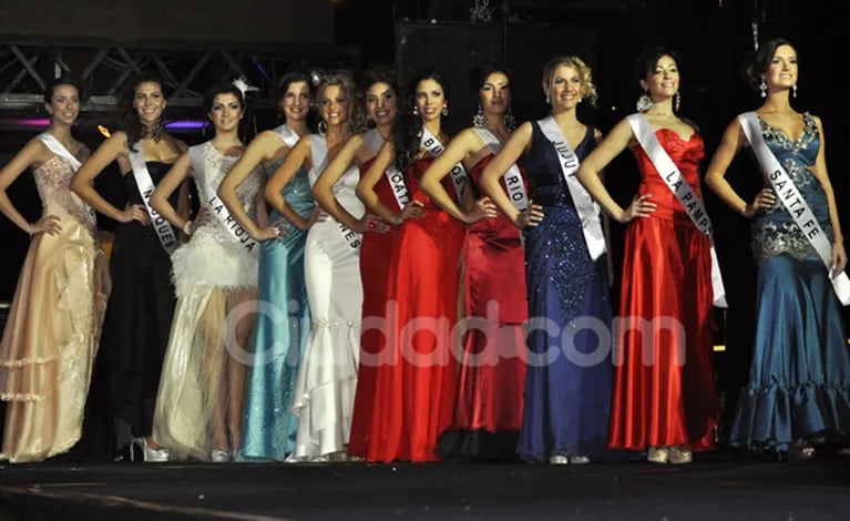 22 chicas representaron a sus provincias en la elección de la más bella (Fotos: Jennifer Rubio)