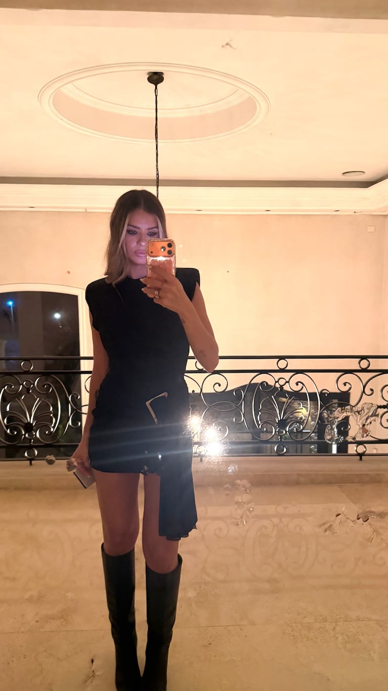 . La actriz mostró de frente su look para la noche del sábado. Fuente: Instagram sangrejaponesa
