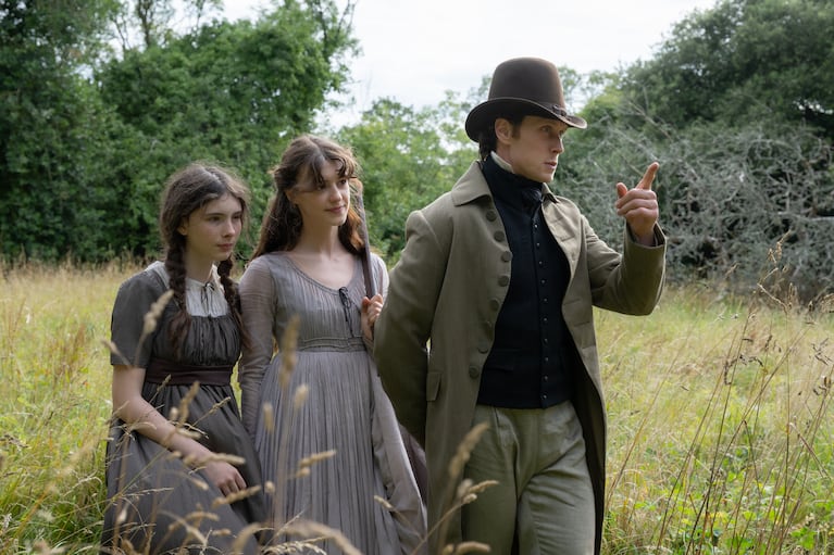 4258_D002_00611_R
Bodhi Rae Breathnach stars as Margaret Dashwood, Daisy Edgar-Jones as Elinor Dashwood and George MacKay as Edward Ferrars in SENSE and SENSIBILITY, a Focus Features release.
Credit: Alex Bailey / © 2026 FOCUS FEATURES LLC