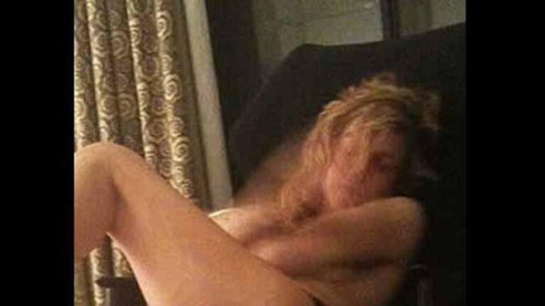 A Courtney Love le gusta mostrar su cuerpo en la web