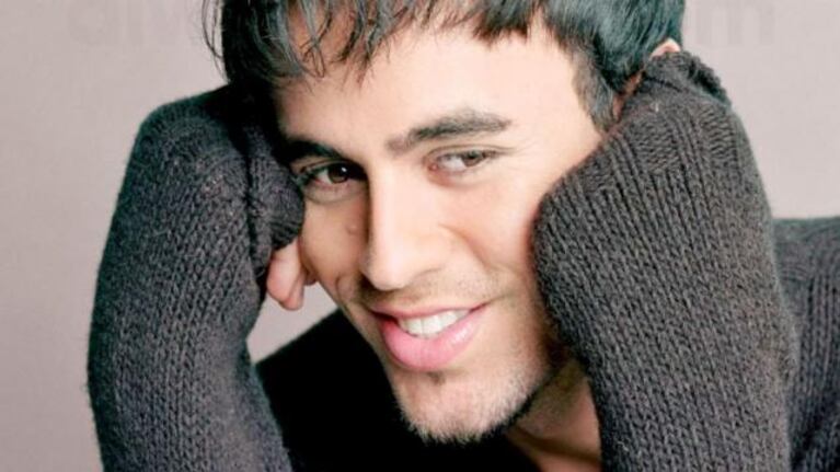 A Enrique Iglesias le gusta desnudarse con amigos