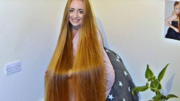 A lo Rapunzel: nunca se cortó el pelo y tiene el pelo más largo del mundo