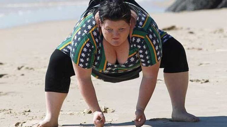 A los 16 años y con 146 kilos, sueña ser campeona femenina de sumo