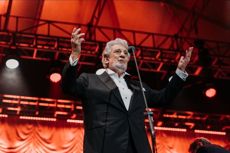 A los 83 años, Plácido Domingo brilló en una plaza de toros en Uruguay