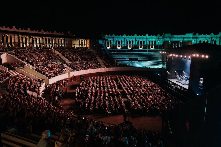 A los 83 años, Plácido Domingo brilló en una plaza de toros en Uruguay