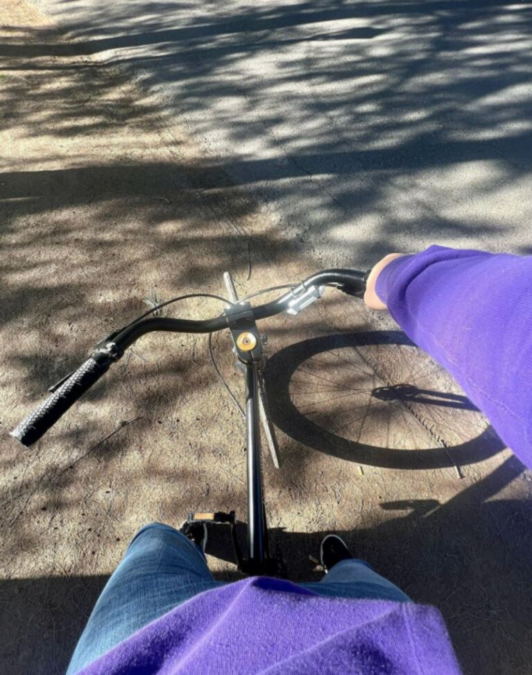 A los tumbos, Federico Bal aprendió a andar en bicicleta a los 33 años