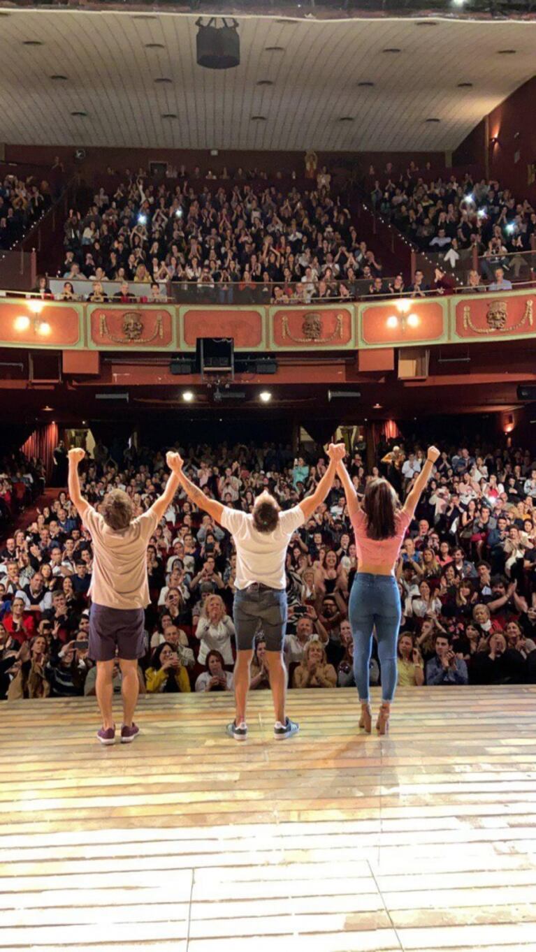 ¡A sala llena! Una semana nada más despidió su primera temporada: emotivas palabras y un cierre a pura fiesta 