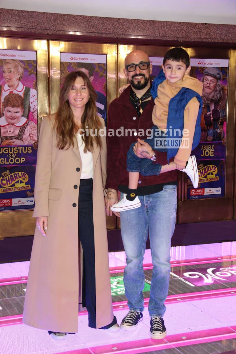 Abel Pintos, Mora Calabrese y el pequeño Agustín (Foto: Movilpress)