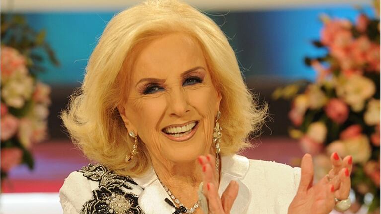 Abren una convocatoria para que cualquier persona pueda ser parte de la mesaza de Mirtha Legrand