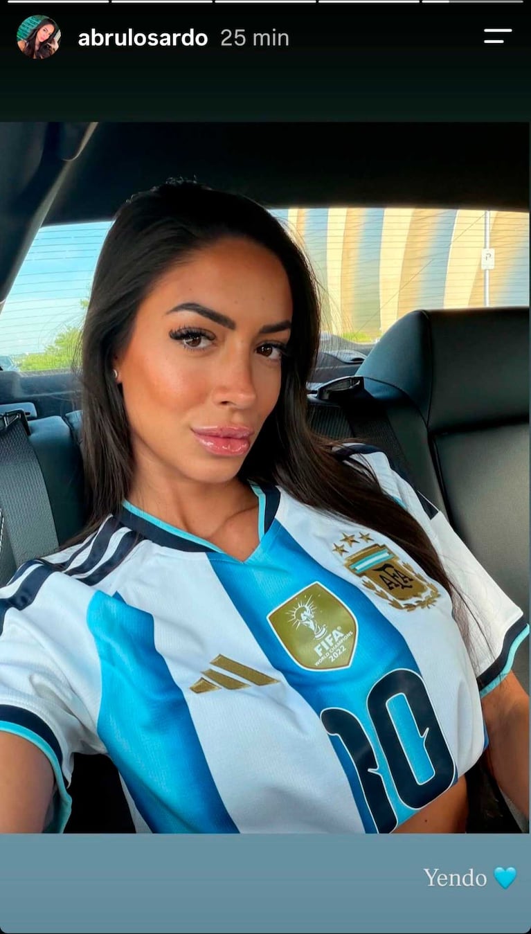 Quién es Abril Losardo, la influencer que habría enamorado a Marcelo Tinelli en el Mundial 2026 - Image 2