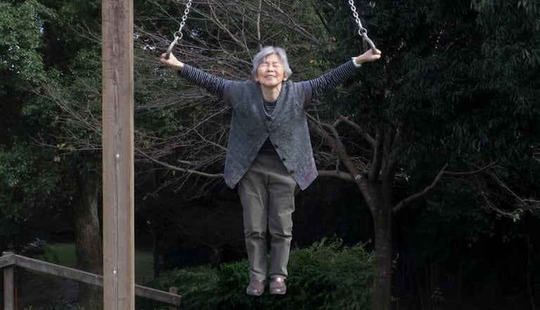 Abuela japonesa sorprendió a las redes con sus curiosas fotos
