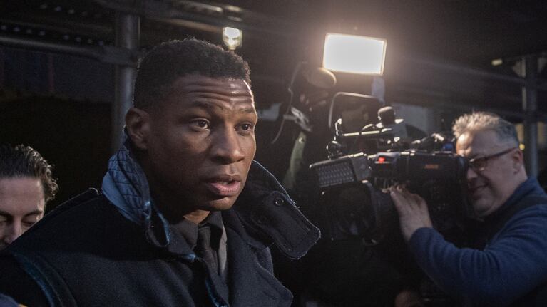 Actor Jonathan Majors walks outside the court after the jury found him guilty in his assault and harassment case at Manhattan Criminal Court in New York City, U.S., December 18, 2023. REUTERS/Jeenah Moon
