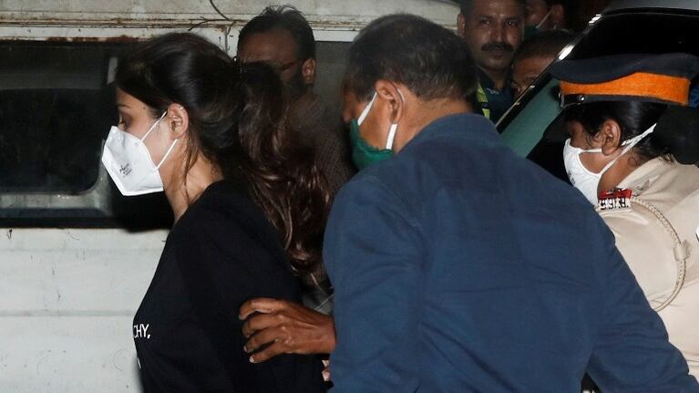 Actriz de Bollywood arrestada en India tras suicidio de un actor. Foto: Reuter.