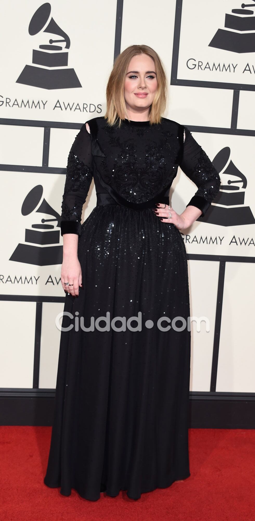  Adele, una de las pocas sobrias de la noche (Fotos: AFP). 