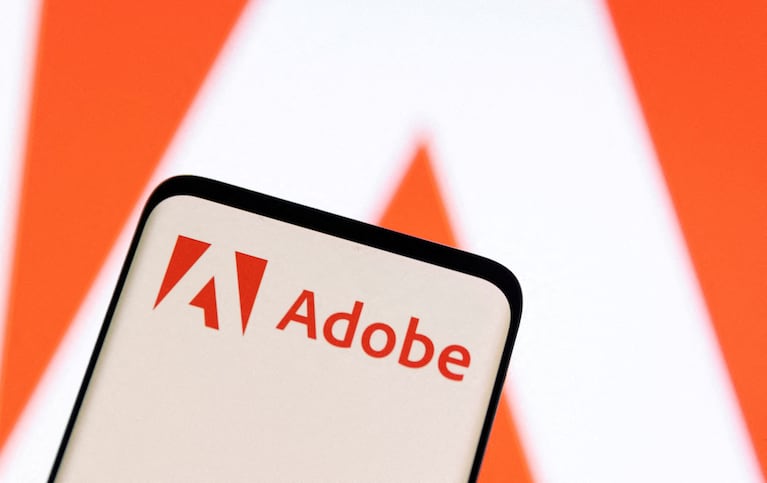 Adobe anunció que llevará las capacidades de Firefly a los dispositivos móviles.