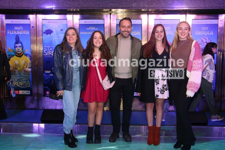 Adrián Pallares y familia (Foto: Movilpress)