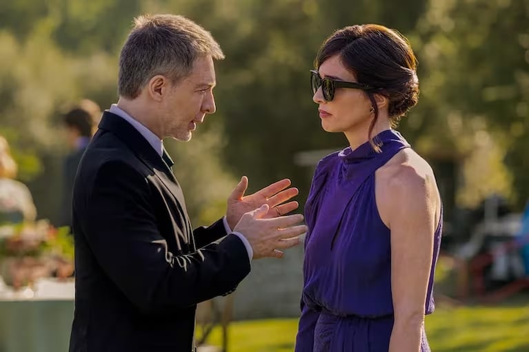 Adrian Suar y Paz Vega en "No Puedo Vivir Sin Ti" (via Netflix)
