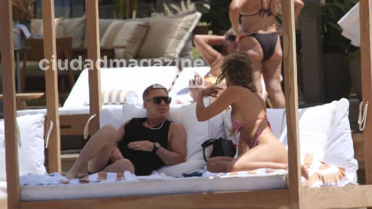 Adrián Suar y Rocío Robles, enamoradísimos en Punta del Este. (Crédito: RS Fotos)