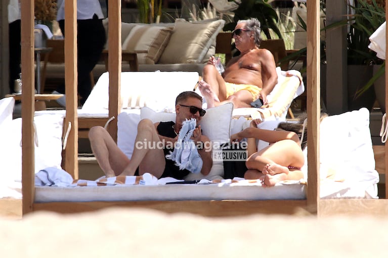 Adrián Suar y Rocío Robles, enamoradísimos en Punta del Este. (Crédito: RS Fotos)