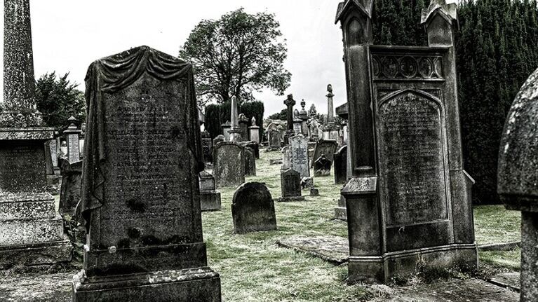  Afirma haber grabado a dos fantasmas en un cementerio. Foto: Flickr.
