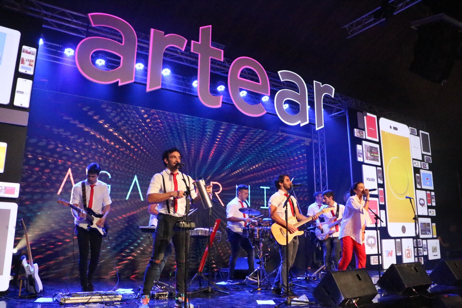 Agapornis, en la gran noche de Artear en la presentación de sus contenidos audiovisuales y su propuesta comercial. (Foto: Movilpress)