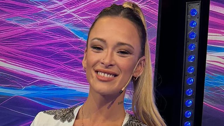 Agostina Spinelli impactó con su apuesta de moda. (Foto: Instagram/@agosmona).