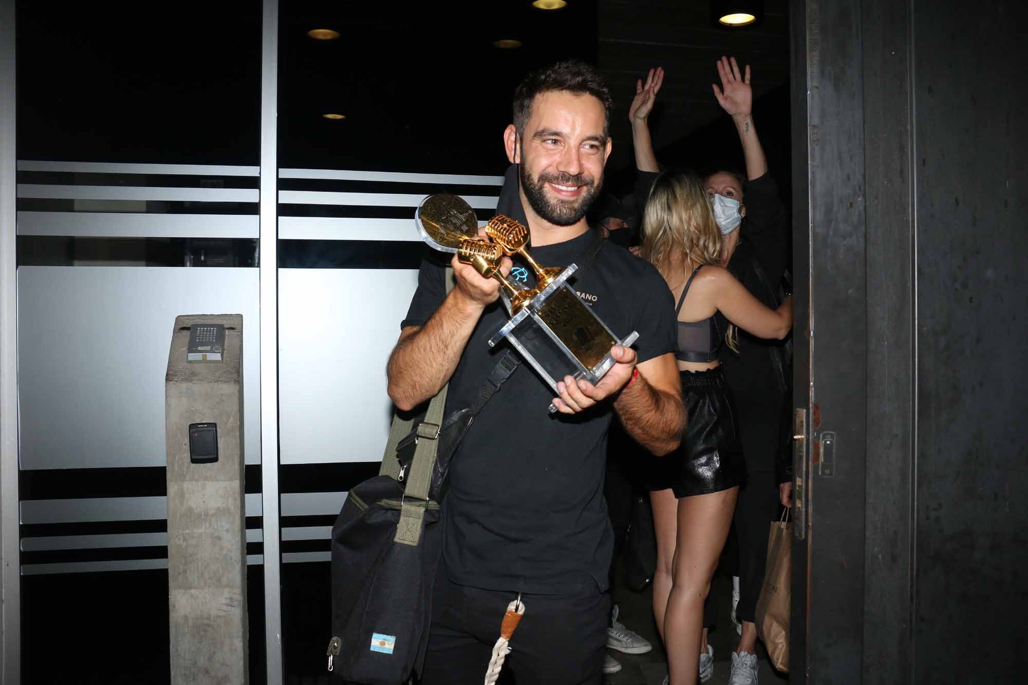 Agustín "Cachete" Sierra celebró el campeonato del Cantando con sus fanáticos (Foto: Movilpress)