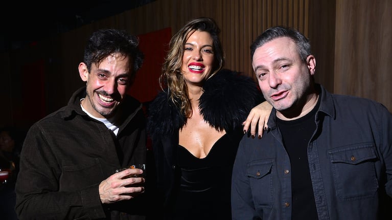 Agustín “Rada” Aristarán, Mery del Cerro y Sebastián Almada festejaron el éxito de “Charlie y la fábrica de chocolate”