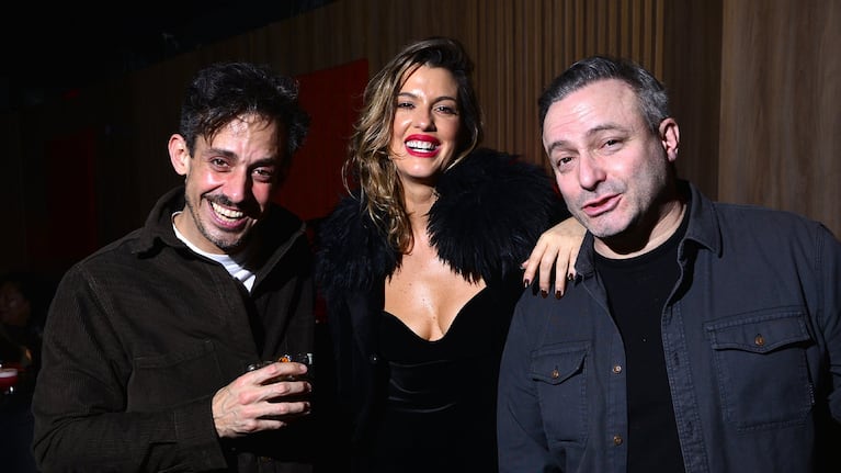 Agustín “Rada” Aristarán, Mery del Cerro y Sebastián Almada festejaron el éxito de “Charlie y la fábrica de chocolate”