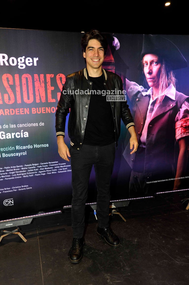 Agustín Sullivan en el estreno de Invasiones I, la obra protagonizada por Elena Roger (Foto: Movilpress).